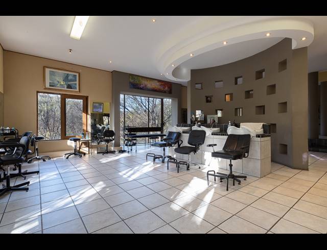 465M² BUILDING FOR SALE IN GLENVISTA